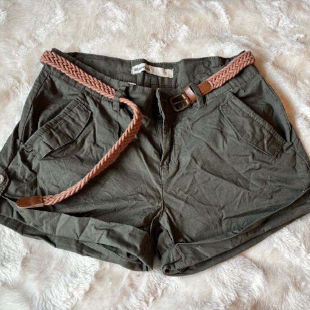 2/$40 Bluenotes Low Rise Shortie Green Shorts with Belt Ladies/Junior Size 1